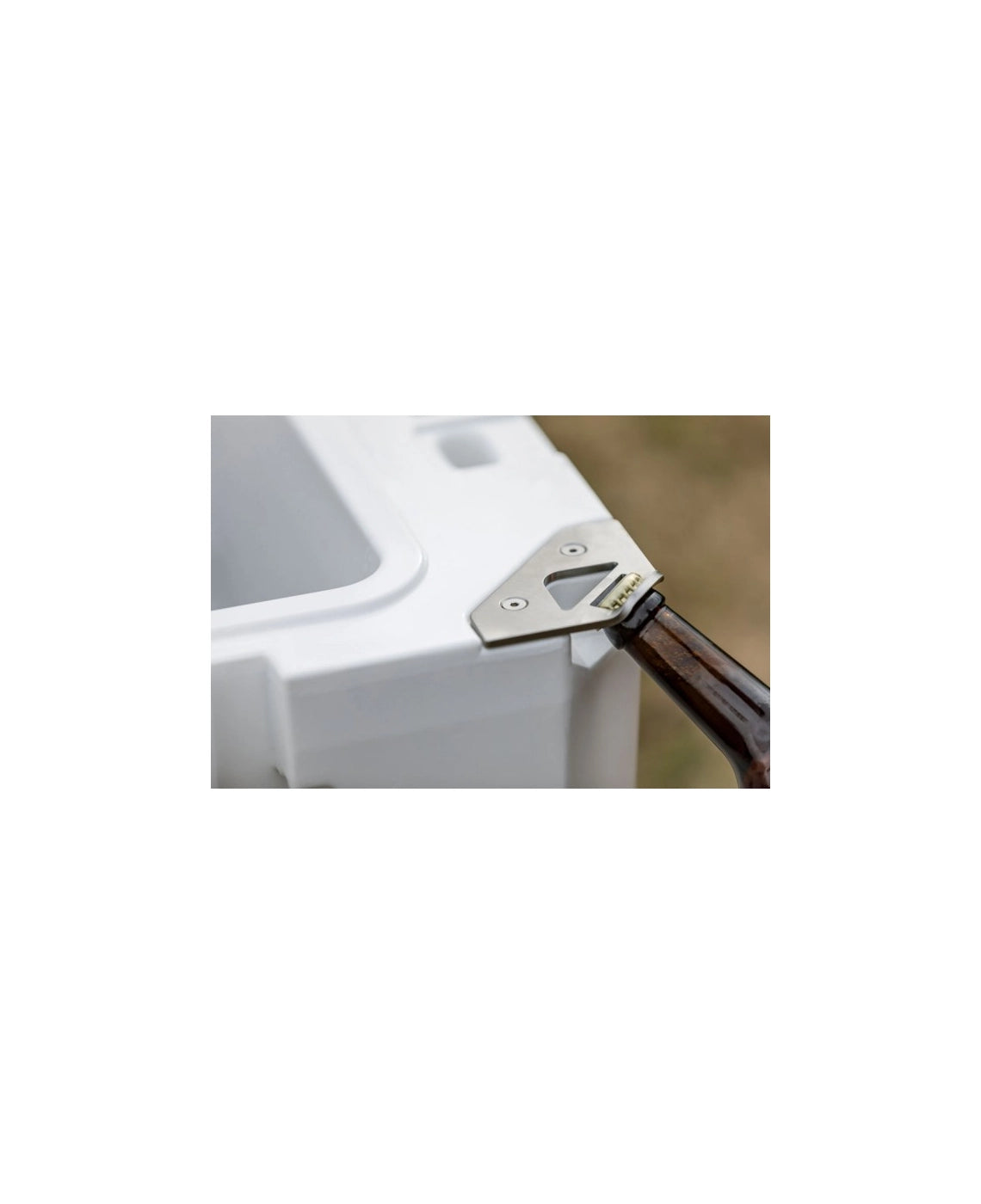 LOCKING PLATE WITH BOTTLE OPENER FOR COOL BOX